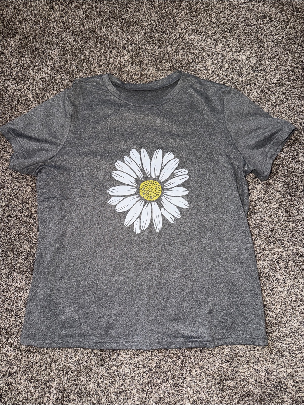 SHEIN Gray Short Sleeve Tee with White Daisy and Yellow Center